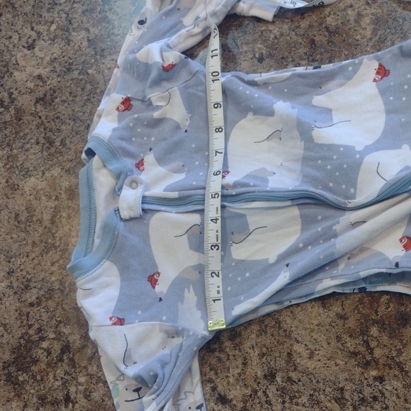 Carter's footie jammies set of 2 size 4T - Picture 10 of 13